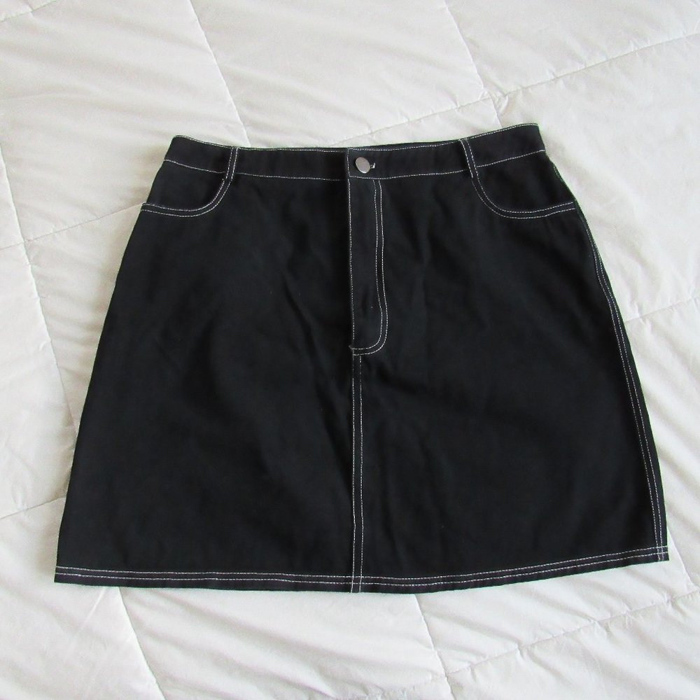 ROMWE Black Mini Skirt With Contrast Stitching High Waist Size L